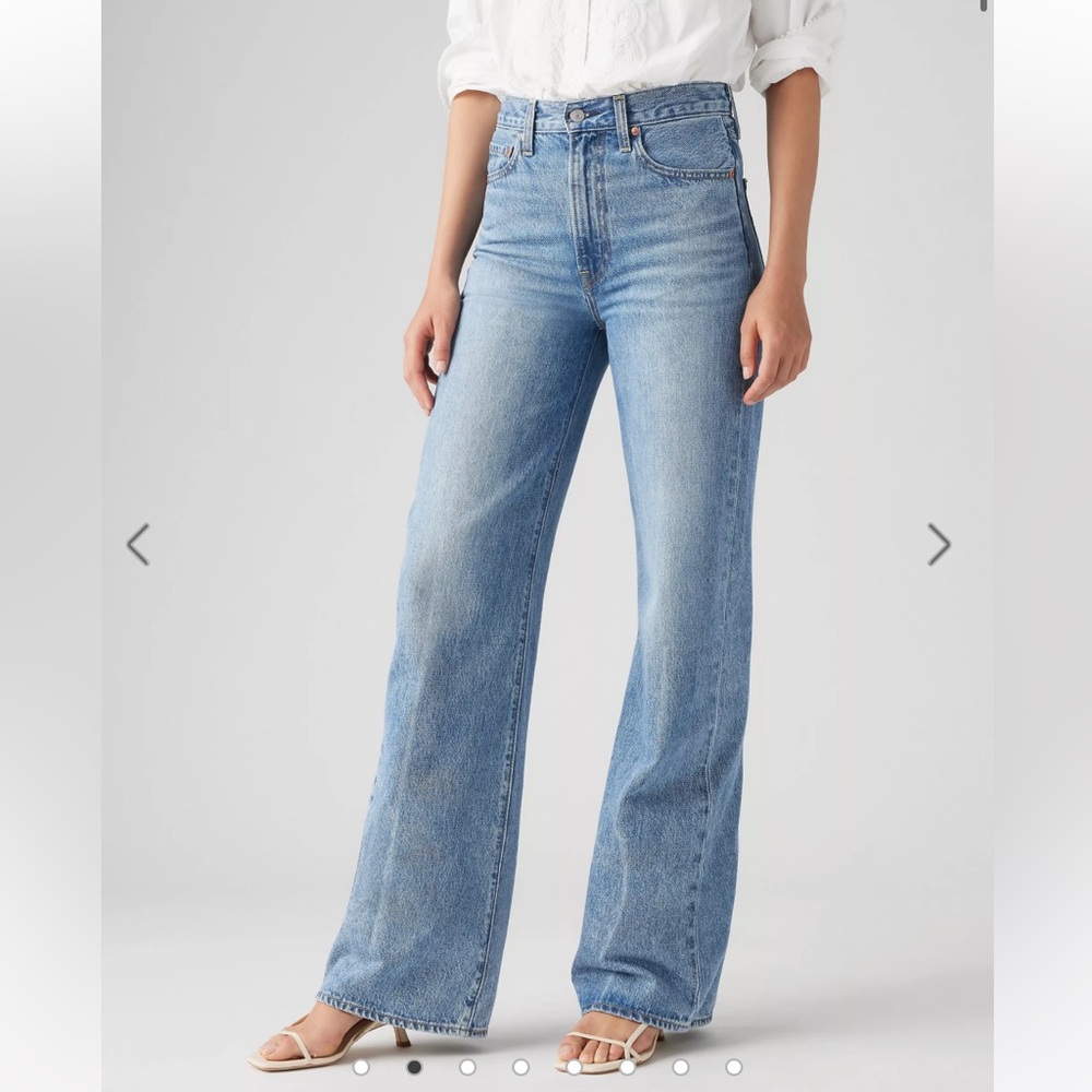 Levi's Light Blue Wide-Leg Ribcage Jeans